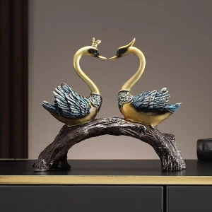 高品質なカップルの白鳥の置物、中国風の新しいリビングルームのモダンな装飾、流行の売れ筋ホリデーギフト